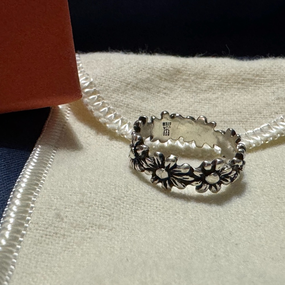 James Avery Size 5 margarita Daisy ring
